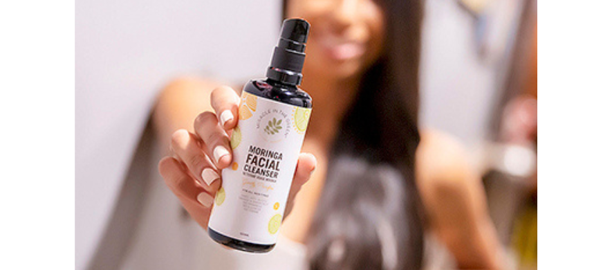 MIRACLE IN THE GREEN—Hydrating & Brightening Moringa Facial Cleanser Face Wash
