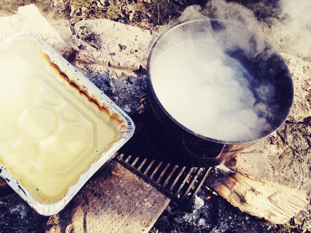 Boiling the sap with kids