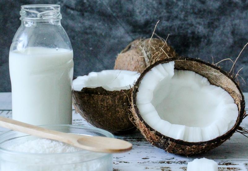 Benefits of Coconut Milk: Coconut milk image