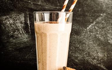 Malted Maca Smoothie in a glass with two straws
