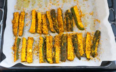 Baked zucchini with spices