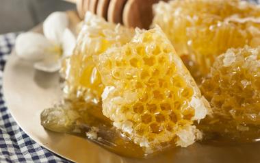 Raw honey on a plate
