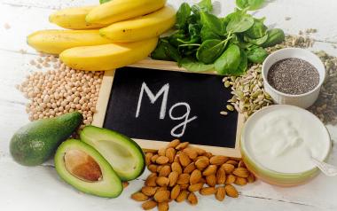 Dose of Magnesium for Sleep: Magnesium-rich foods in a circle