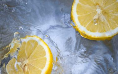 Popular Green Cleaning Myths: lemons in water