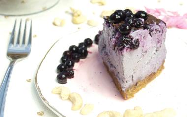 blueberry cashew cheesecake