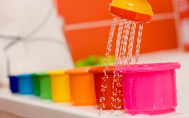 Making Bath Time Fun: Colourful toy pots with water pouring